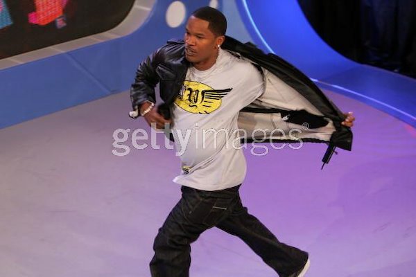 jamie_foxx_rich_young Oscar-winning actor and singer Jamie Foxx flaunts his Rich Yung tee in a show.