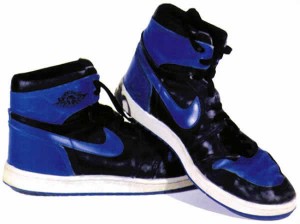 nike-air-jordan-1-black-blue Nothing beats the original – Air Jordan 1, released in 1985.